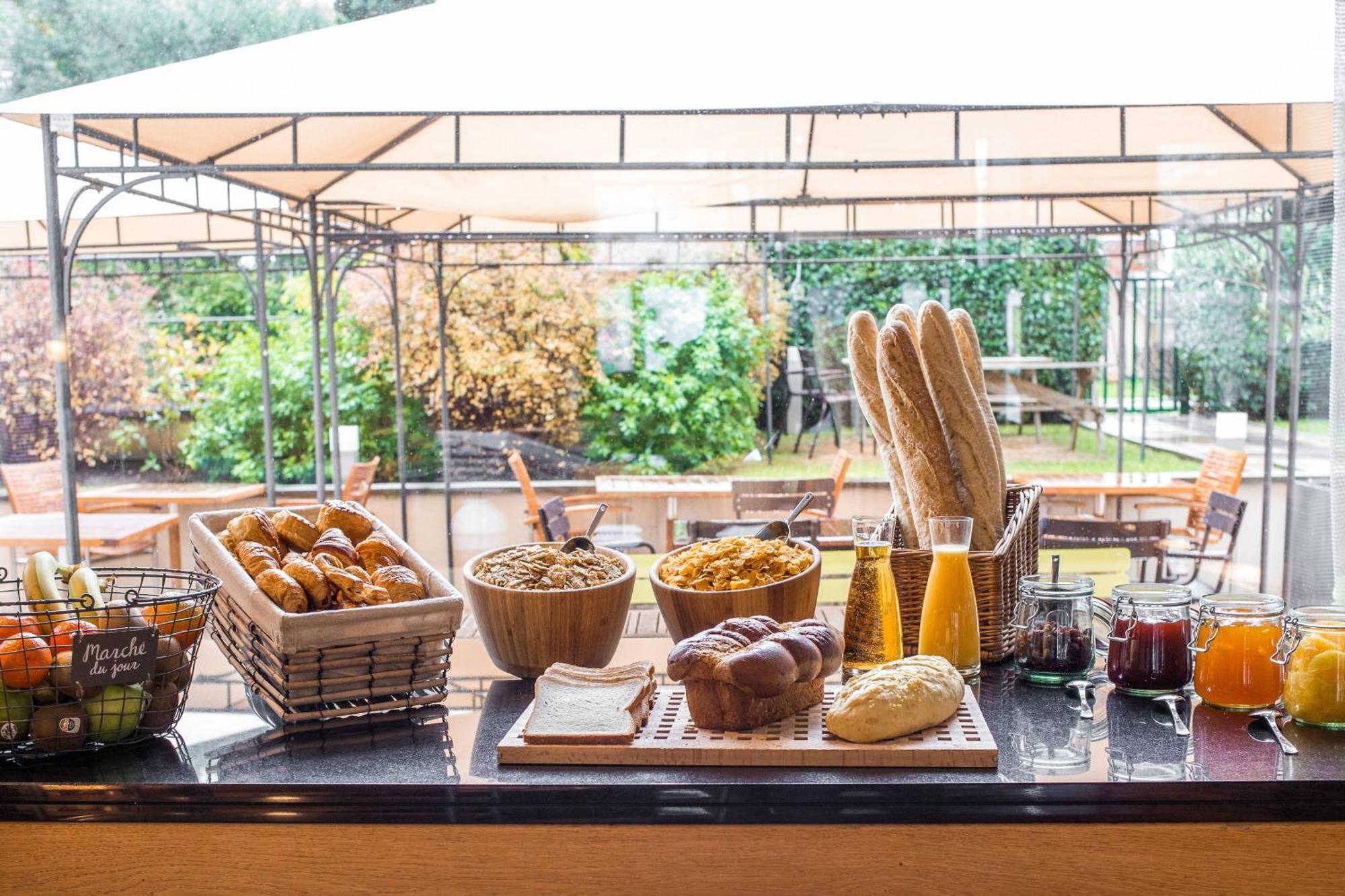 Courtyard By Marriott Paris La Defense West - Colombes Hotel Bois-Colombes Екстериор снимка