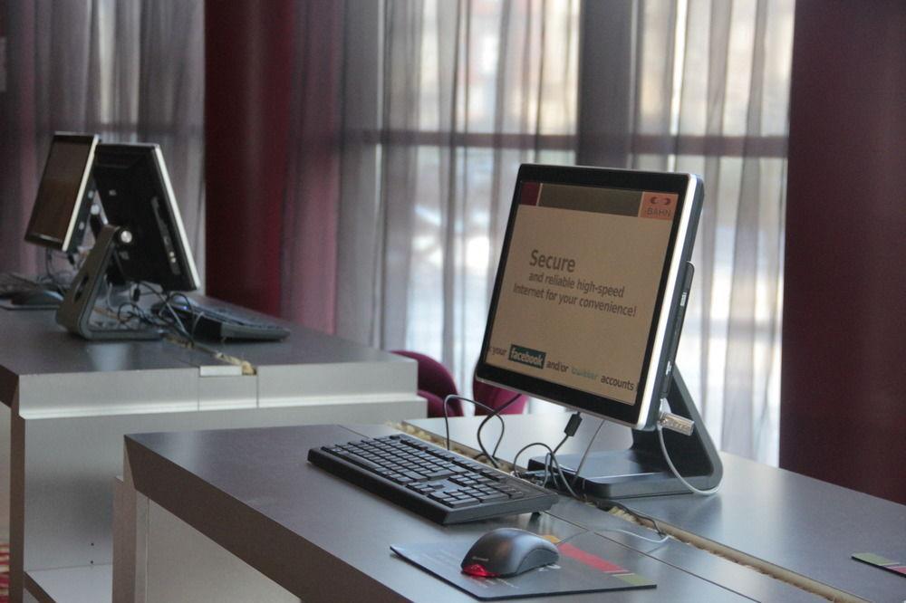 Courtyard By Marriott Paris La Defense West - Colombes Hotel Bois-Colombes Екстериор снимка