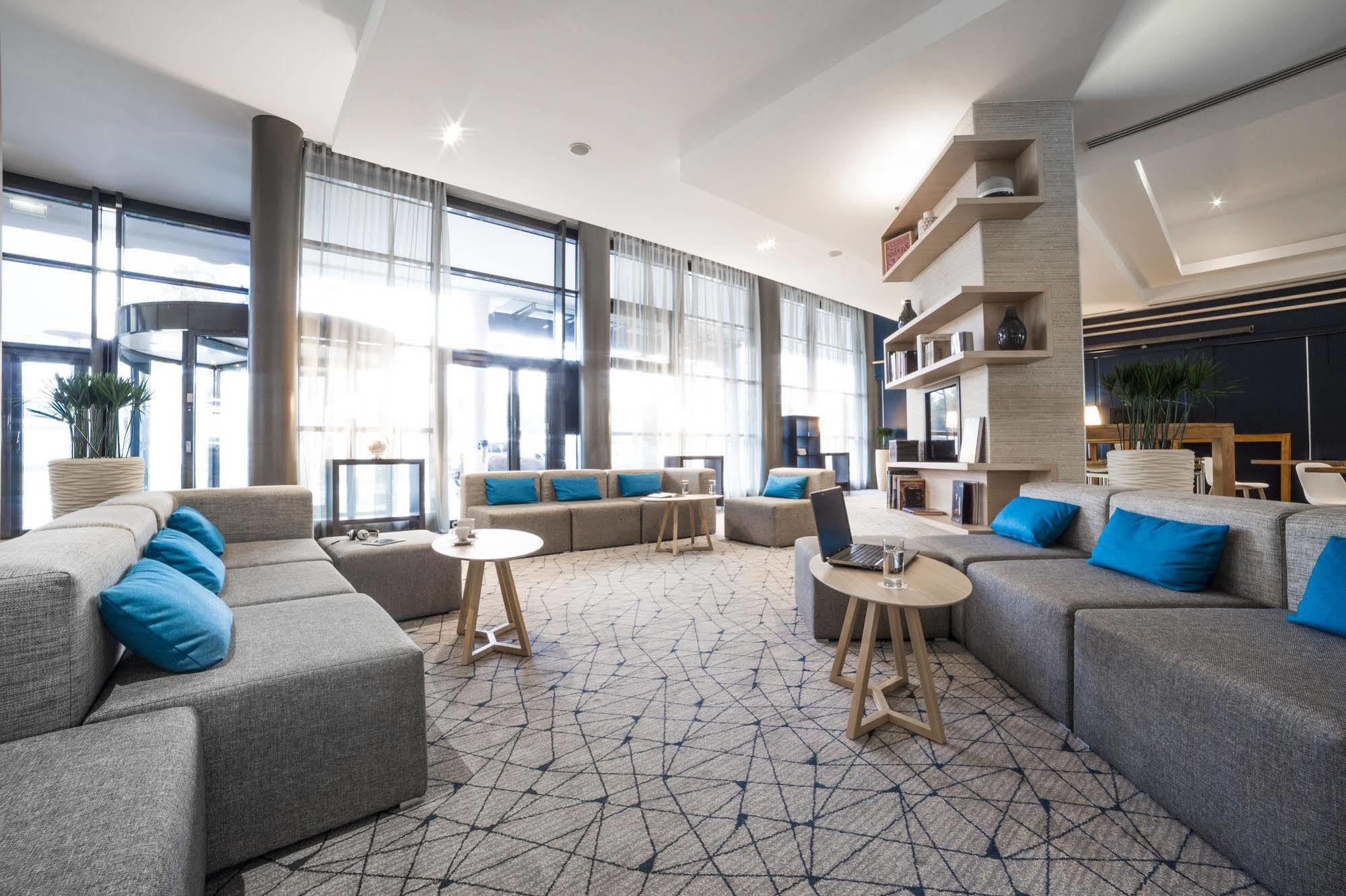 Courtyard By Marriott Paris La Defense West - Colombes Hotel Bois-Colombes Екстериор снимка